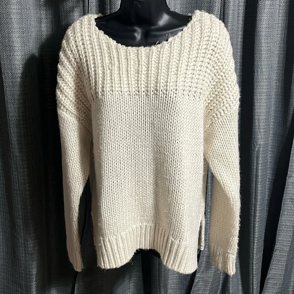 Universal Thread Sweater - Picture 1 of 5